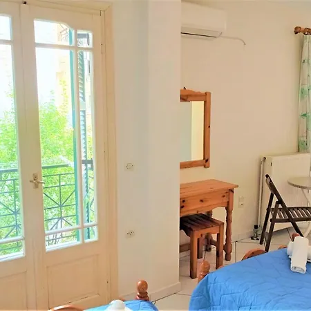 Marias' Quiet With Parking, Walk To Town Lefkada City